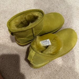 UGG Women's Boots in Green